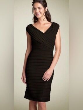 Tadashi Shoji Black Ruched V-Neck Sheath Dress